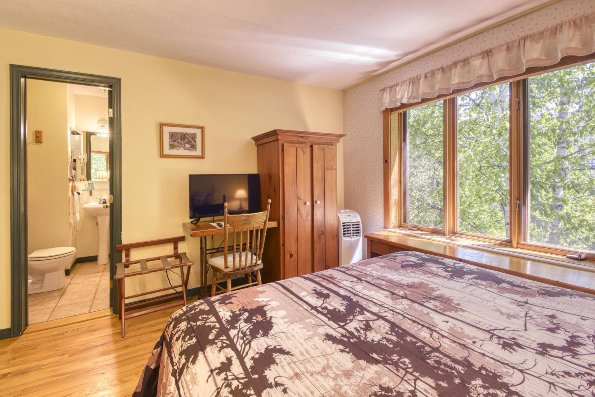 Auberge Le Lupin-Self Check-In Mont-Tremblant Exterior photo